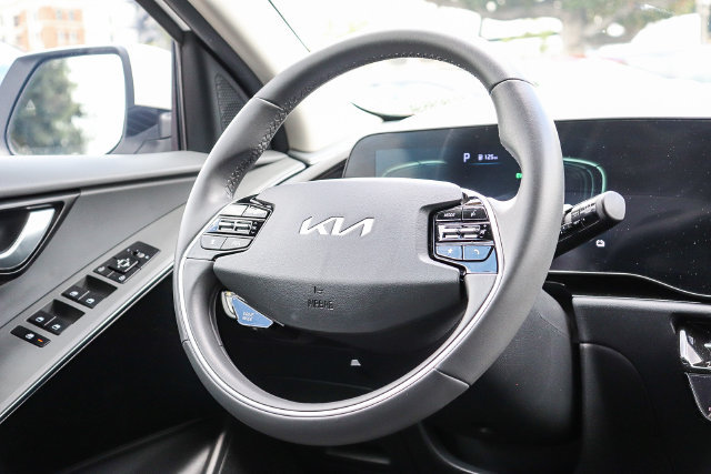 Used 2024 Kia Niro EX FWD image 16