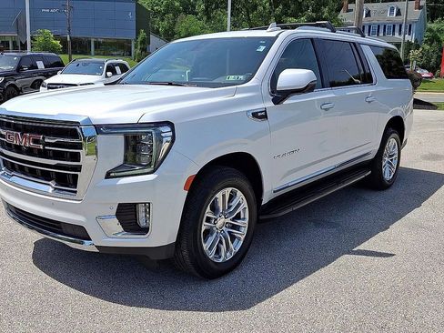 Used 2021 GMC Yukon XL SLT w/ SLT Premium Package AWD/4WD image 4