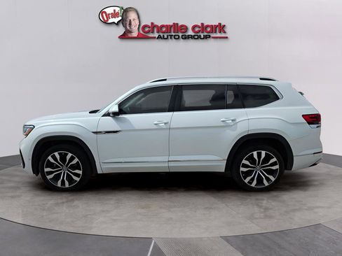 Used 2023 Volkswagen Atlas SEL Premium image 3