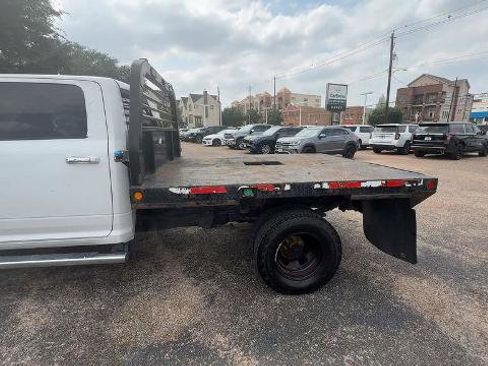 Used 2018 RAM 3500 SLT AWD/4WD image 7