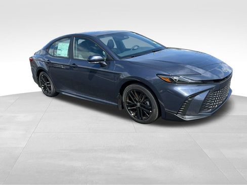 New 2026 Toyota Camry SE image 7