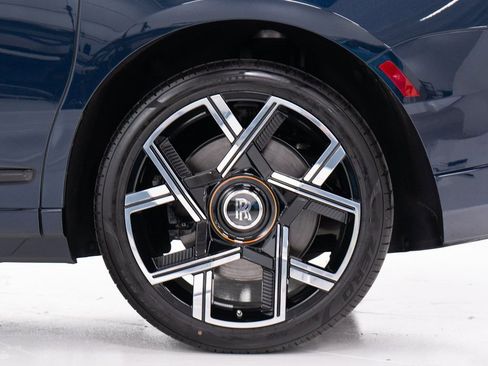 New 2026 Rolls-Royce Cullinan Black Badge image 53