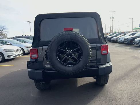 Used 2017 Jeep Wrangler Unlimited Sport image 7