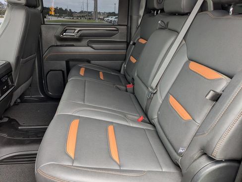 Used 2025 GMC Sierra 2500 AT4 w/ AT4 Premium Plus Package AWD/4WD image 14