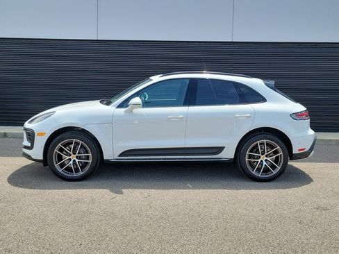 Certified 2026 Porsche Macan AWD/4WD image 2