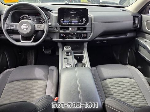 Used 2024 Nissan Pathfinder S AWD/4WD image 12