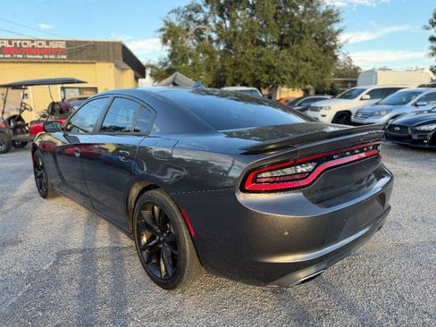 Used 2017 Dodge Charger SXT w/ Blacktop Package RWD image 7