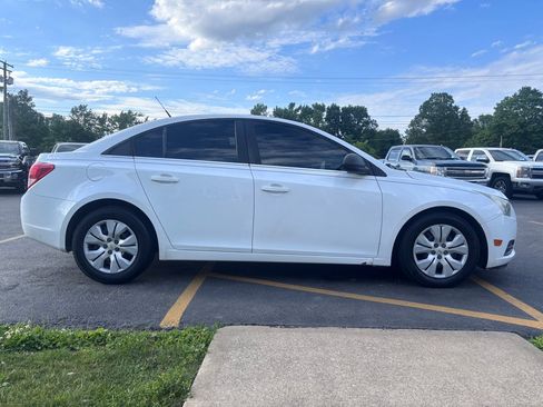 Used 2012 Chevrolet Cruze LS w/ Connectivity Package FWD image 5