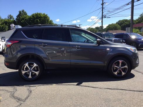 Used 2017 Ford Escape SE w/ Equipment Group 201A AWD/4WD image 7