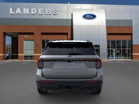 New 2026 Ford Explorer Active RWD image 5
