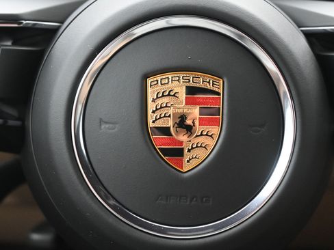 Certified 2026 Porsche Macan AWD/4WD image 22
