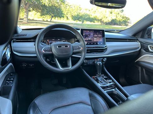 Used 2023 Jeep Compass Limited image 12