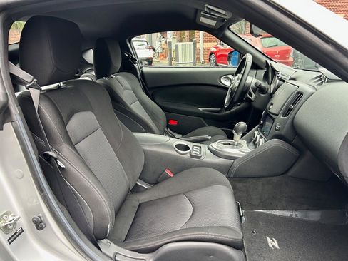 Used 2015 Nissan 370Z Coupe image 30