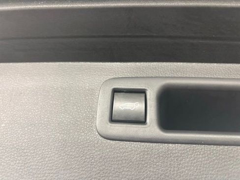 Used 2023 Toyota Highlander XSE FWD image 40