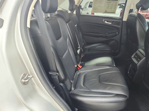 Used 2018 Ford Edge Titanium image 40