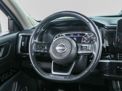 Used 2025 Nissan Pathfinder SL w/ SL Premium Package AWD/4WD image 12