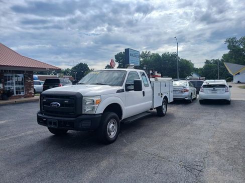 Used 2011 Ford F250 XL image 1