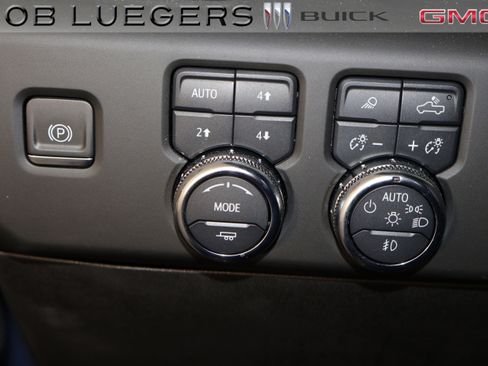 Used 2024 GMC Sierra 2500 Denali Ultimate image 31