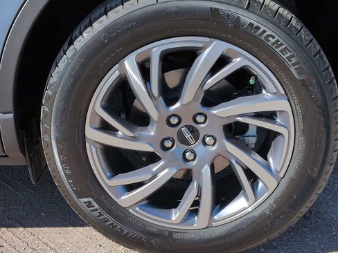 Used 2025 Lincoln Corsair FWD image 14