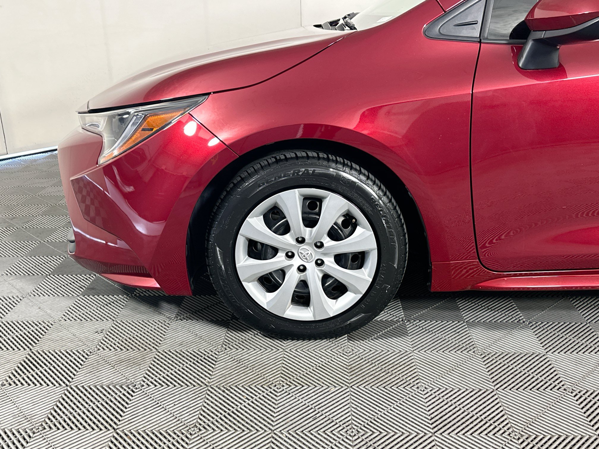 Used 2024 Toyota Corolla LE FWD image 11