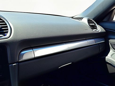 Used 2024 Porsche 718 Boxster image 66