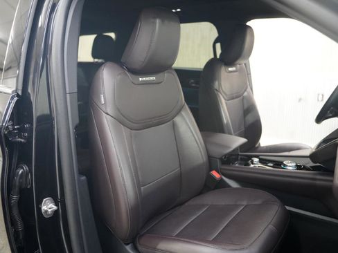 Used 2025 Ford Explorer Platinum RWD image 29