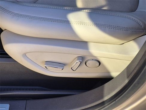 Used 2018 Lincoln MKX Reserve w/ Driver Assistance Package image 21