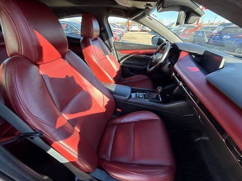 Used 2021 MAZDA MAZDA3 Hatchback w/Premium Plus Pkg image 15