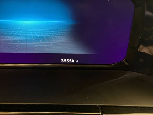 Used 2025 Volkswagen Atlas SE image 40