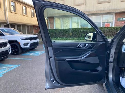 Used 2024 BMW X5 xDrive40i w/ M Sport Package image 24