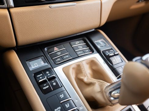 Used 2016 Porsche Macan S image 37