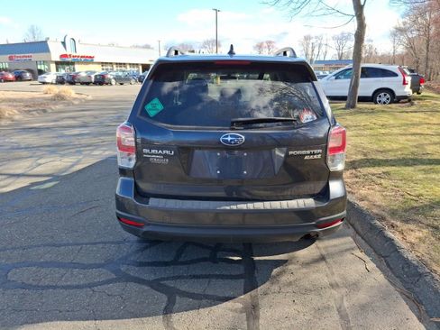 Used 2017 Subaru Forester 2.5i Premium w/ All-Weather Package image 5