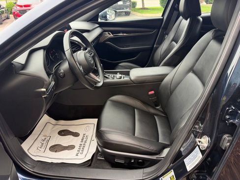 Used 2020 MAZDA MAZDA3 Hatchback w/ Preferred Package FWD image 18