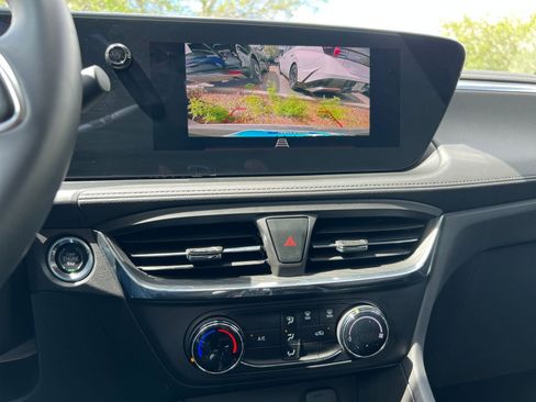 Used 2025 Buick Encore GX Preferred image 17