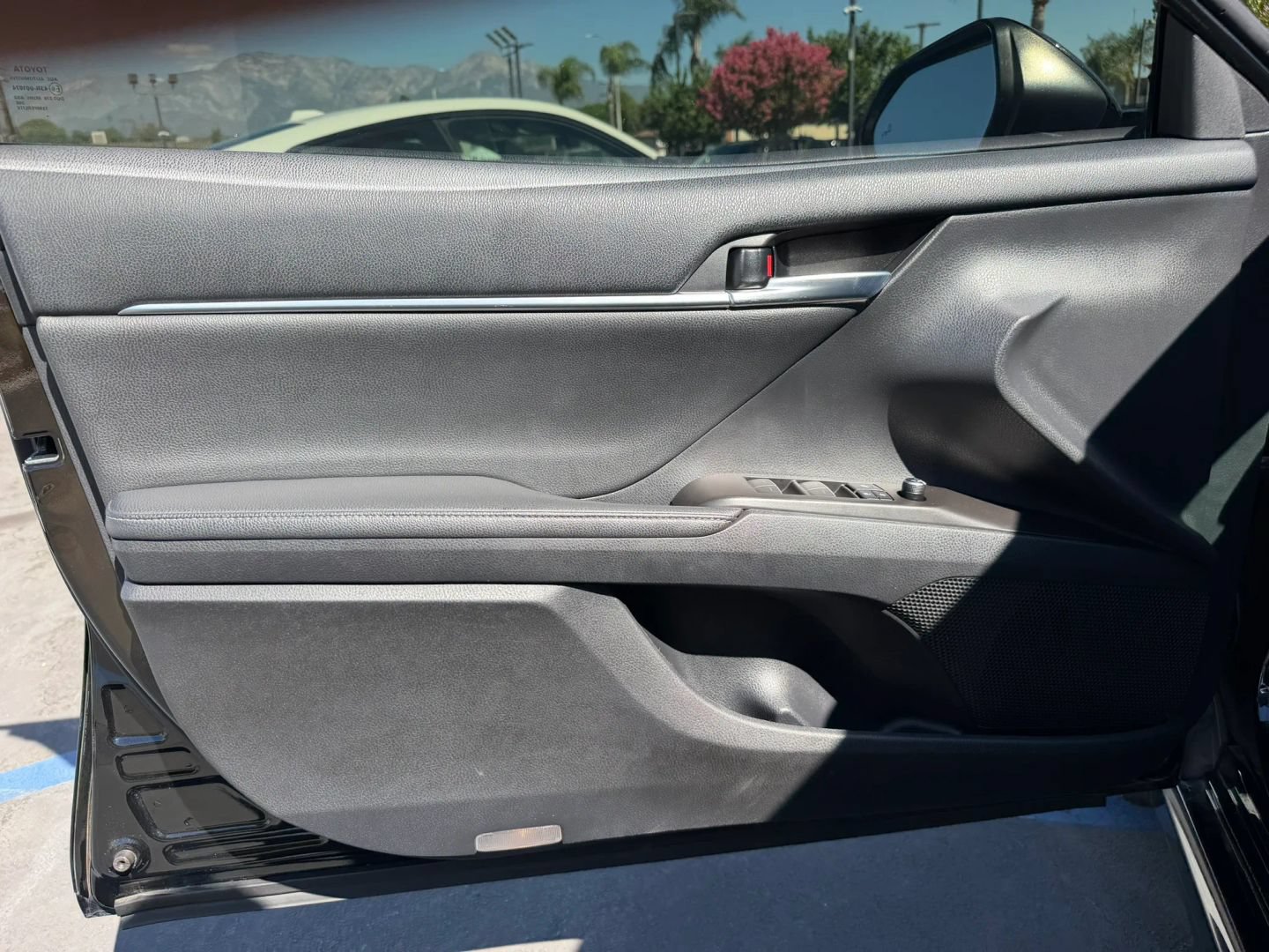 Used 2021 Toyota Camry XSE FWD image 9