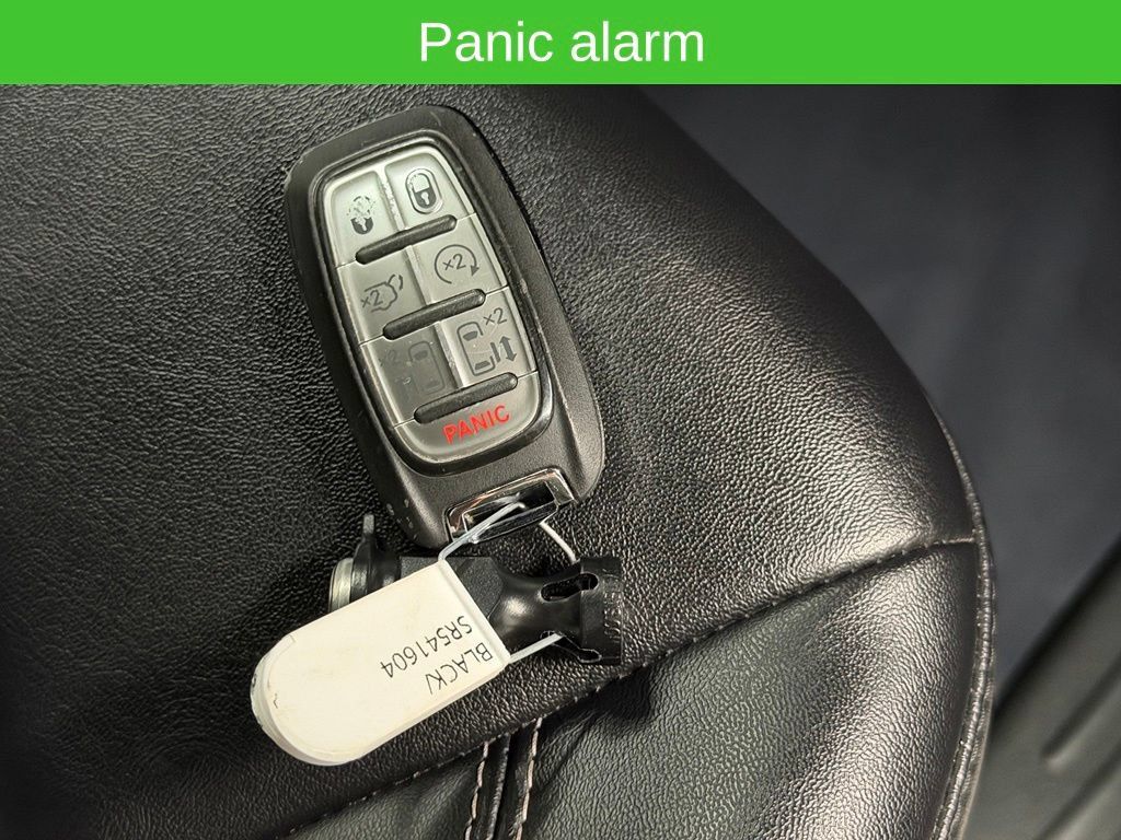 Used 2025 Chrysler Pacifica Select FWD image 26