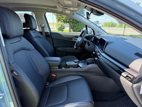 New 2026 Kia Sportage EX w/ EX Panoramic Sunroof Package AWD/4WD image 17