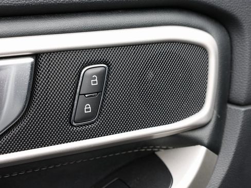 Used 2022 Ford Explorer XLT w/ Equipment Group 202A image 13