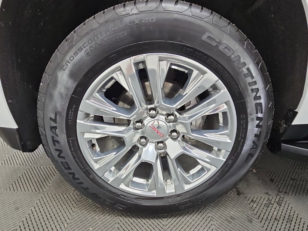 Certified 2025 GMC Yukon Denali RWD image 47