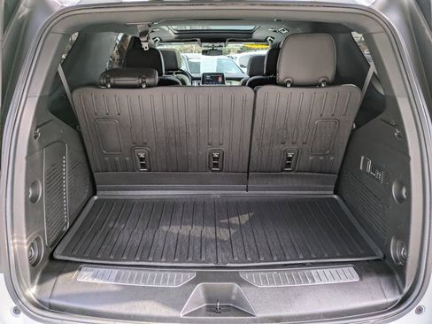 Used 2022 Chevrolet Tahoe Z71 w/ Luxury Package image 13