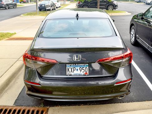 Used 2023 Honda Civic Sport image 6