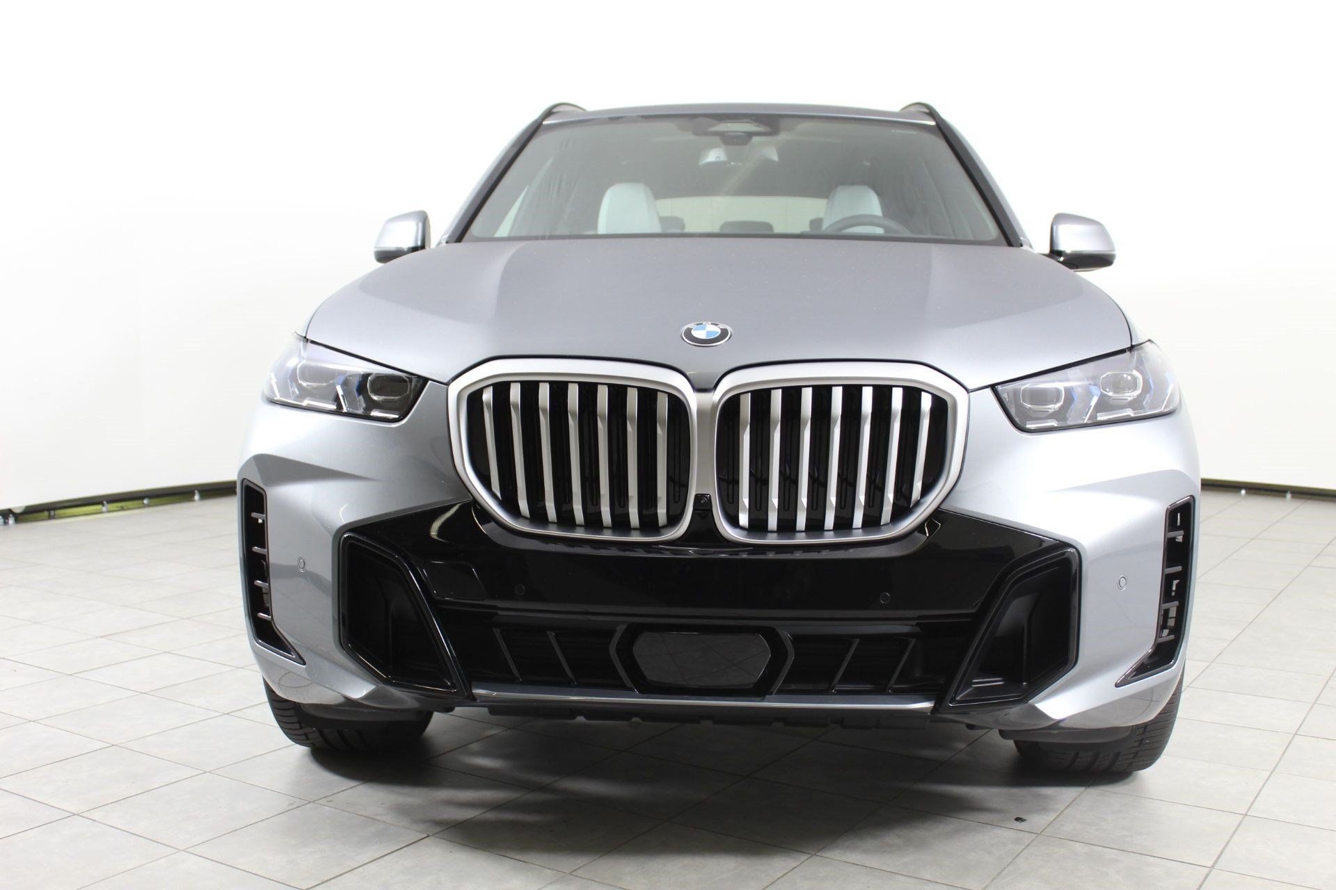 Used 2026 BMW X5 xDrive40i w/ M Sport Package AWD/4WD image 6