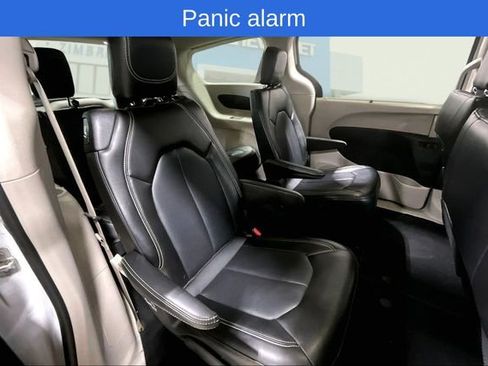 Used 2024 Chrysler Pacifica Touring-L image 24