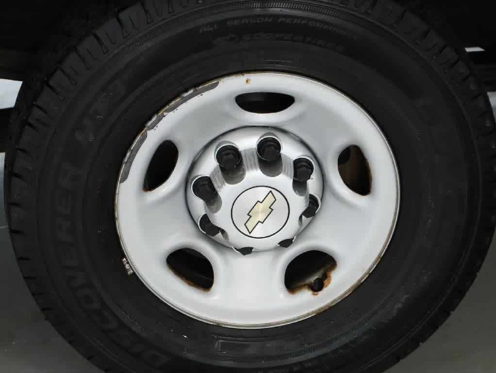 Used 2014 Chevrolet Express 2500 RWD image 12