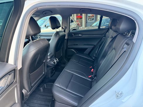 Used 2019 Alfa Romeo Stelvio AWD image 19