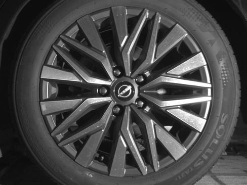 Used 2025 Nissan Altima 2.5 SV FWD image 14