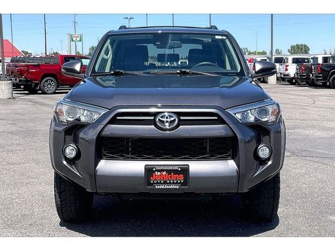 Used 2020 Toyota 4Runner SR5 Premium w/ Moonroof Package AWD/4WD image 3