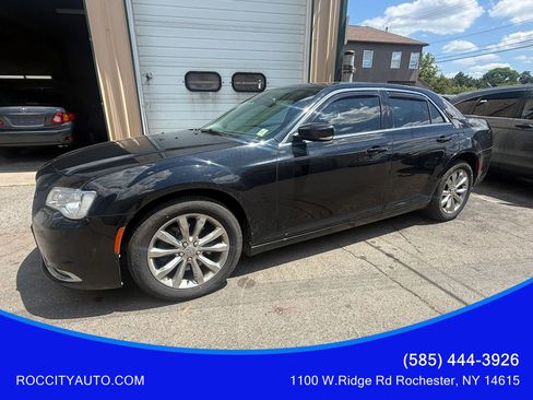 Used 2016 Chrysler 300 Limited w/ 300 Premium Group AWD/4WD image 1