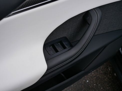 Used 2024 Tesla Model X Plaid image 19