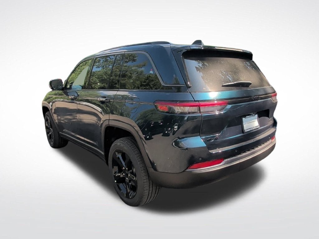 New 2026 Jeep Grand Cherokee Limited w/ Limited Altitude Package AWD/4WD image 3